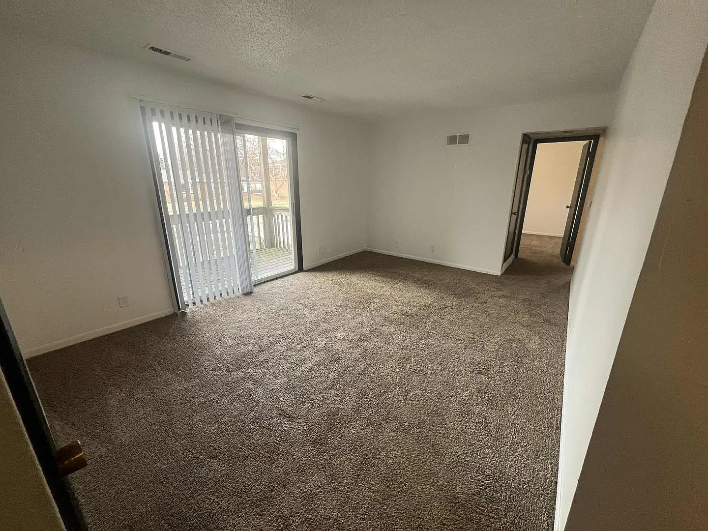 1210 SE Belmont Drive — Photo 4