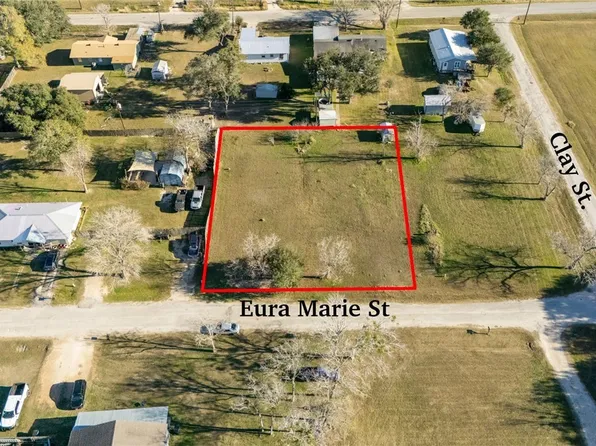 603 Eura Marie St, Edna, TX 77957