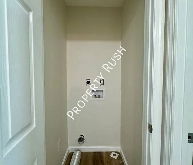 1718 Portland St #B — Photo 17