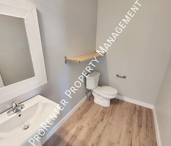 1005 N 740 W — Photo 7