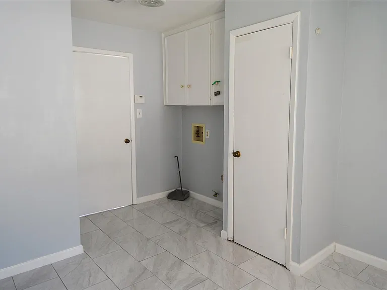 6707 Las Brisas Dr — Photo 24