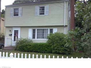 82 Hawthorne St, Manchester, CT 06042