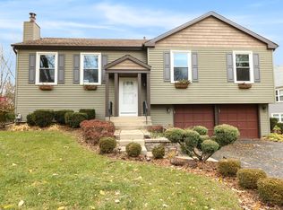 2150 Templar Dr, Naperville, IL 60565