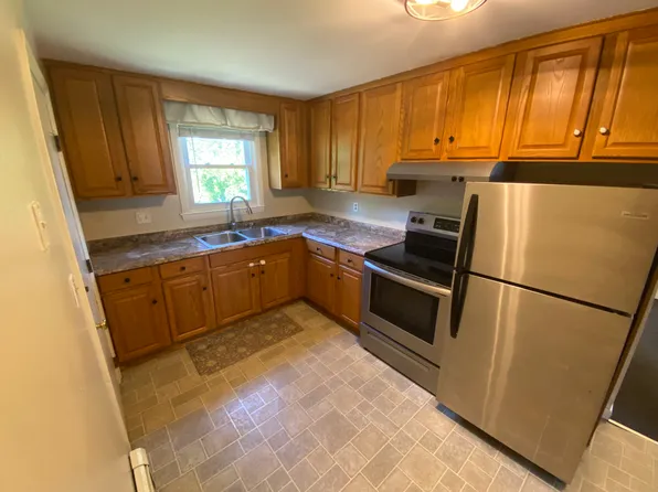 24 River St APT B, North Attleboro, MA 02760