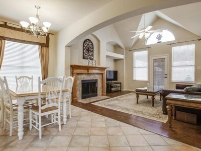 1907 Park Manor Ct, Euless, TX, 76039
