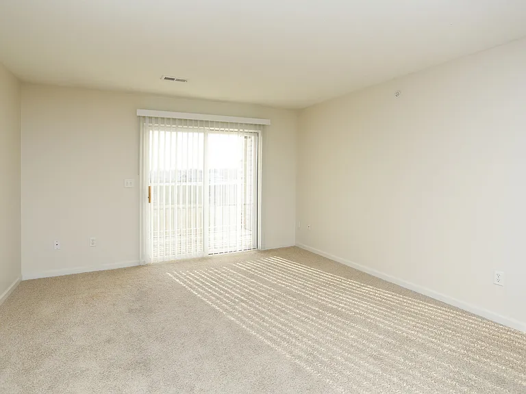 Deerfield Apartments — Photo 5