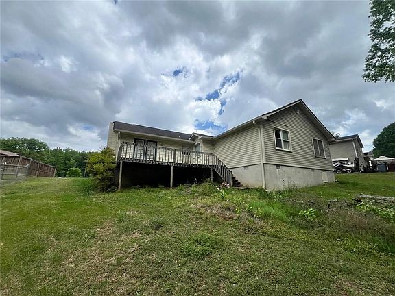 3rd image of 148 River Ridge Dr