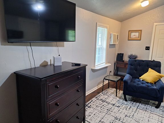 3rd image of 710B Cantrell St #B