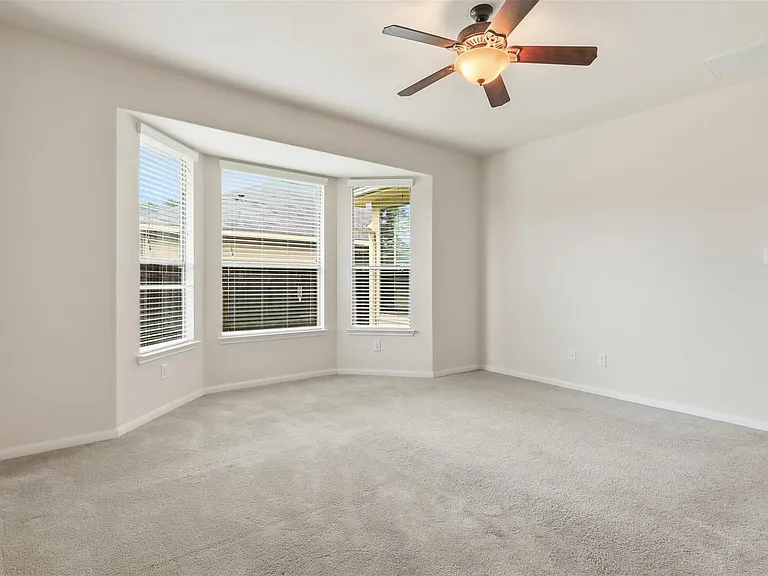 1911 Vale Brook Dr — Photo 15