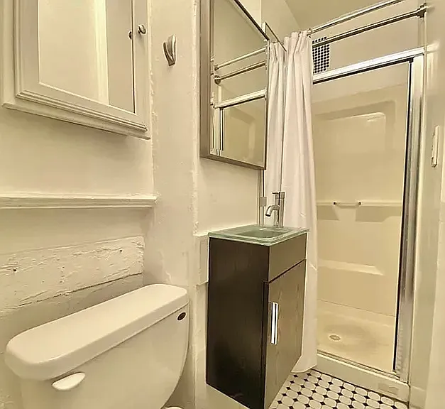 540 W 47th St #7 — Photo 3