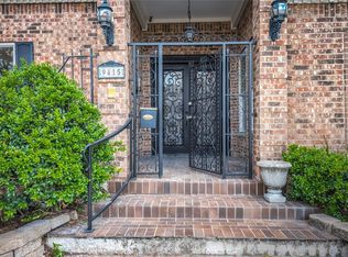 9415 Stonehouse Ln, Houston, TX 77025