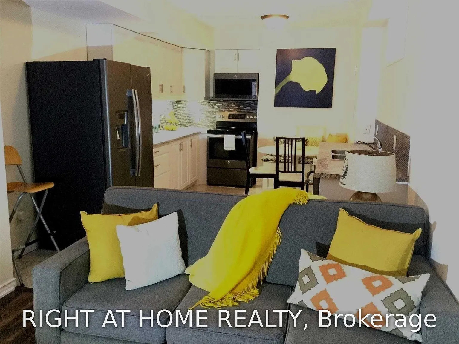 3 bed, $2,200 — Photo 2