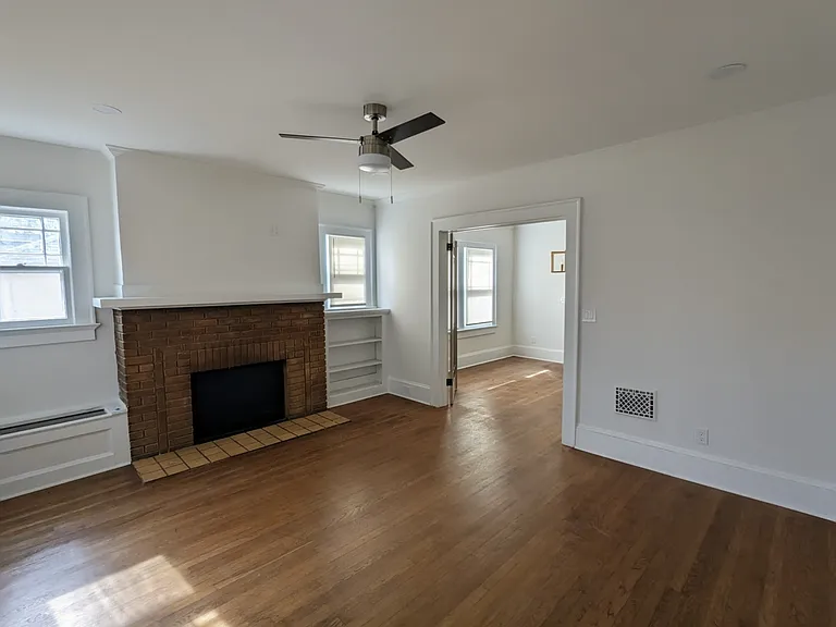 1533 Melrose Dr SW — Photo 3