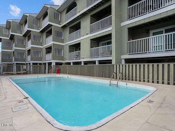 5th image of 108 S Lake Park Boulevard Unit 101