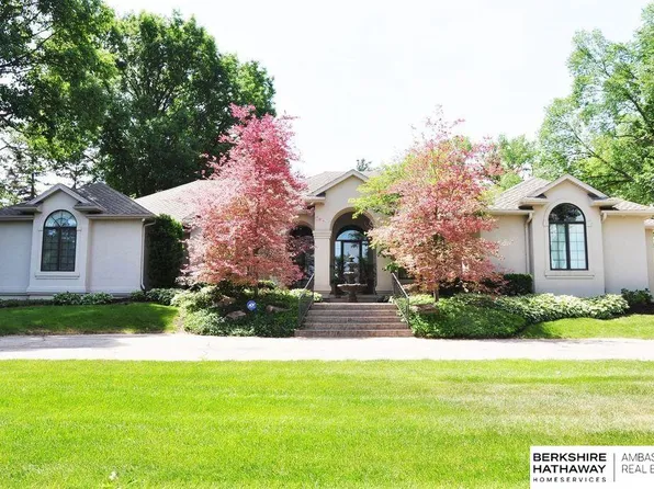 8811 Western Ave, Omaha, NE 68114