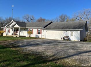 1427 Newport Rd, Smithboro, IL 62284