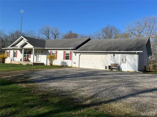 1427 Newport Rd, Smithboro, IL 62284