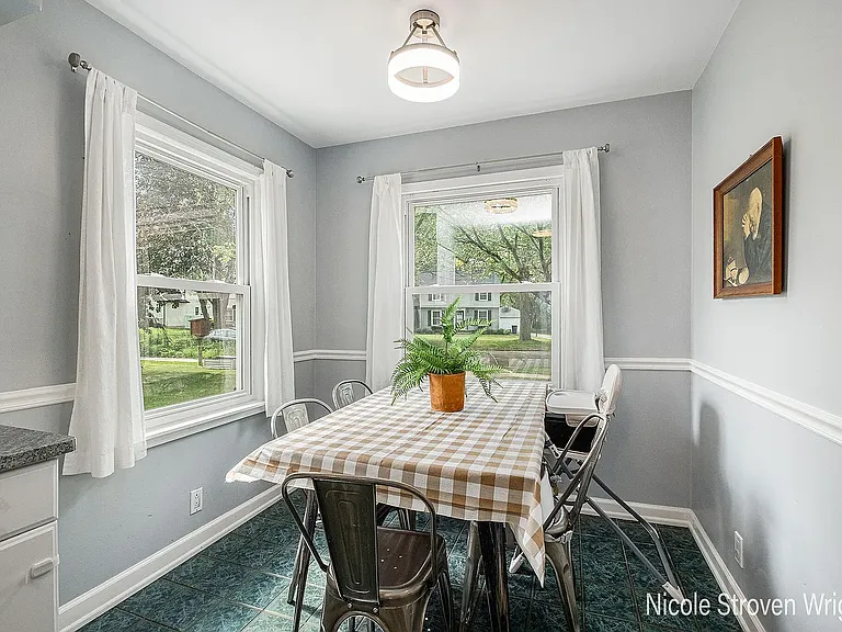 2125 Englewood Dr SE — Photo 6