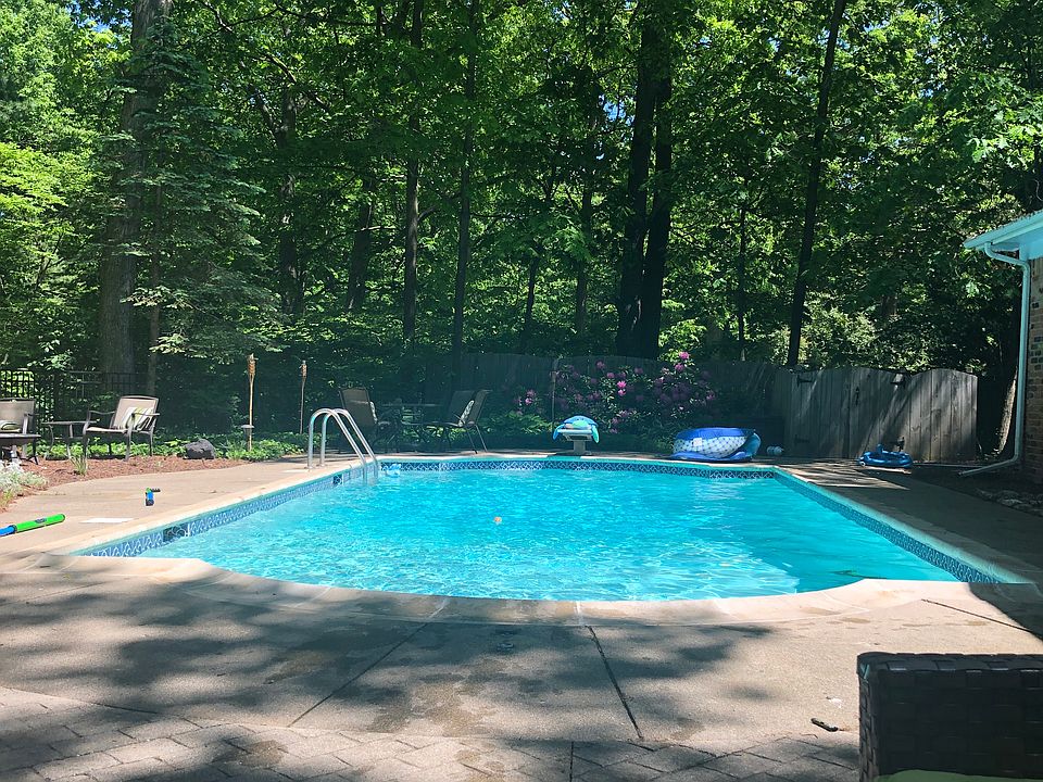 2nd image of 3200 Cairncross Dr
