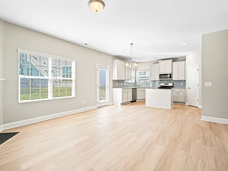 2275 Campbell Loop — Photo 12