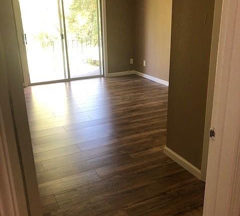 5th image of 115 Fox Run Ln #115
