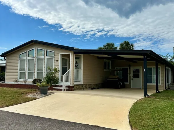 27 Castle Dr, Nokomis, FL 34275