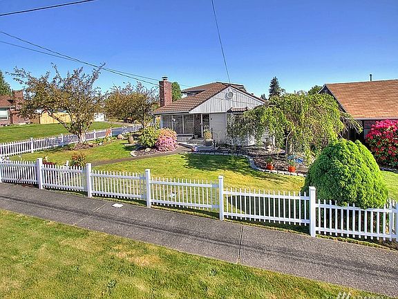 2nd image of 4821 N 24th St