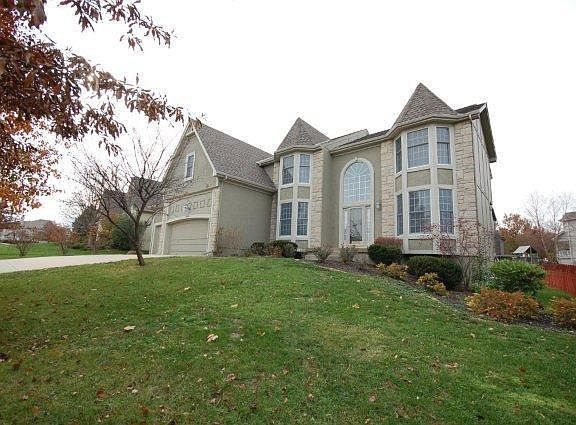 3rd image of 16024 Rosewood St