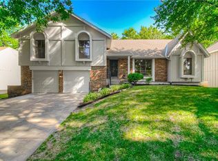 11532 W 101st St, Overland Park, KS 66214