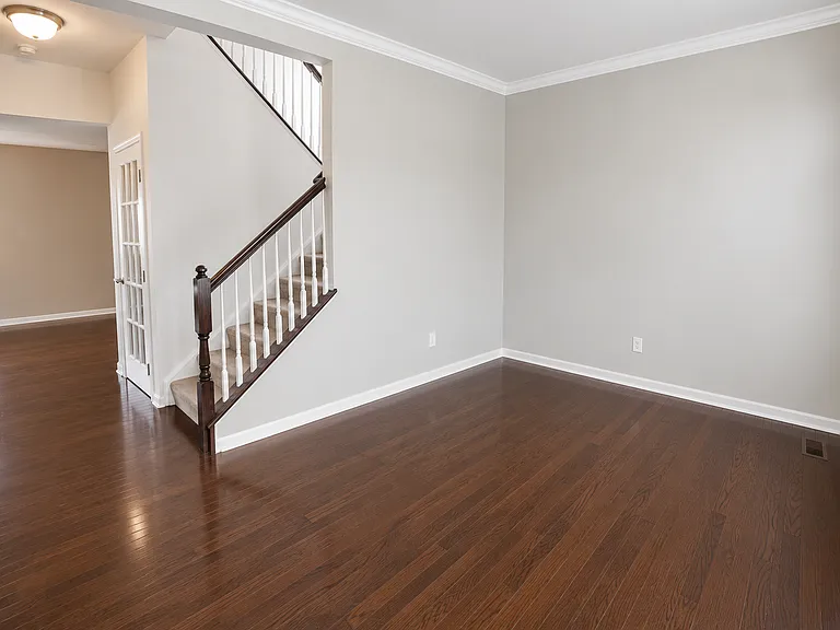 9480 Woodbine Way — Photo 2