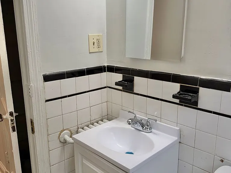 417 Newcomb Street — Photo 9