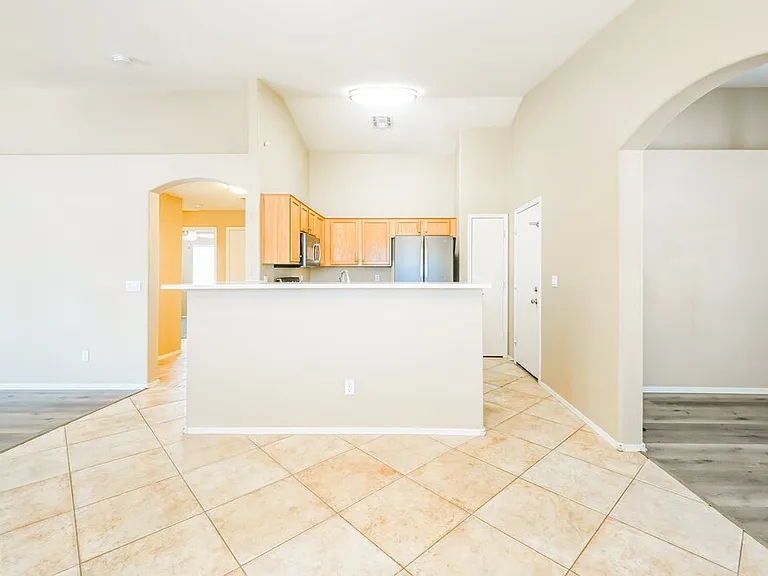 803 S Chatsworth St — Photo 5