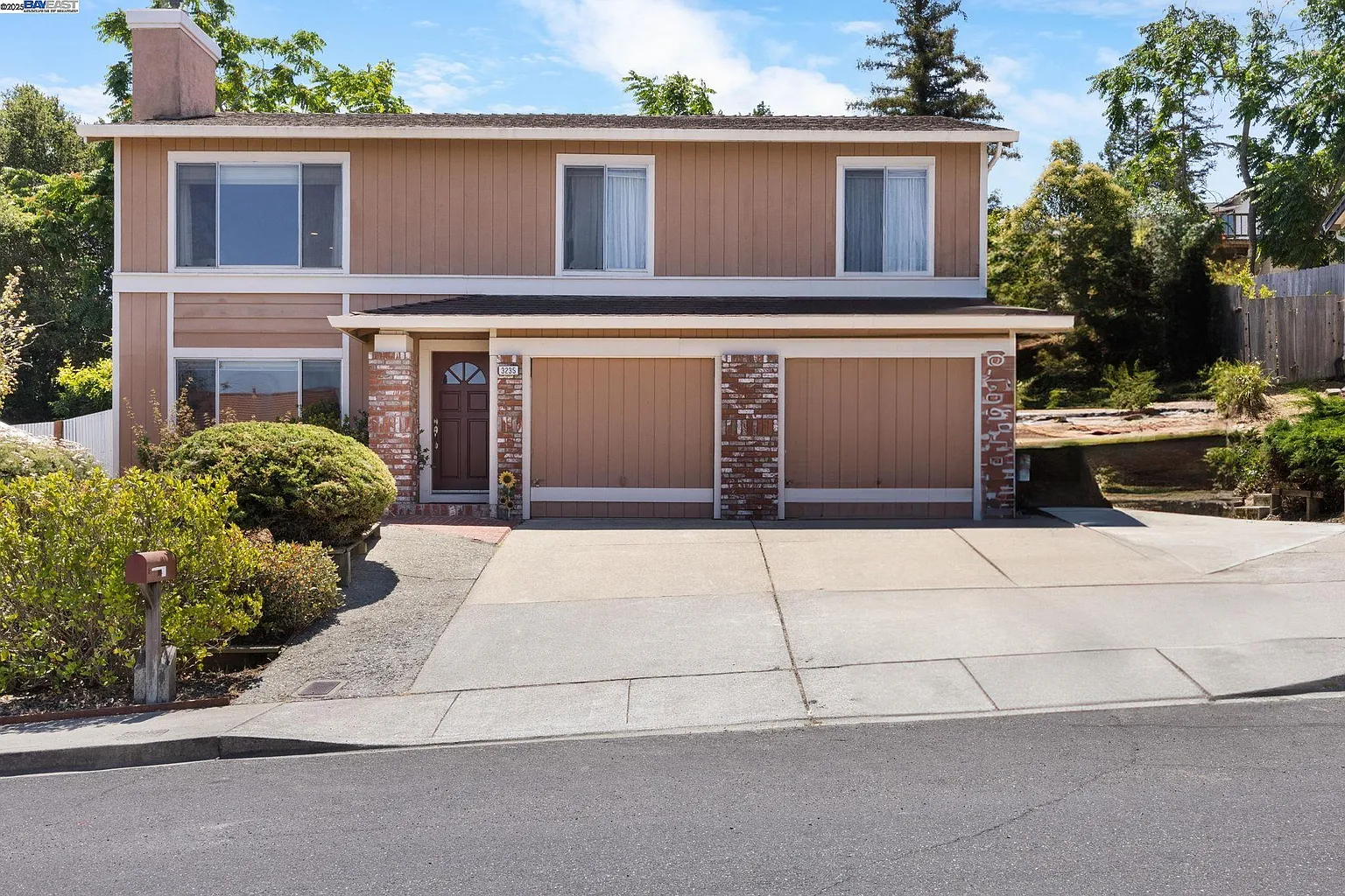 3235 Jamie Way photo 1