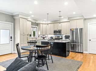 55 Chestnut St #1, Waltham, MA 02453