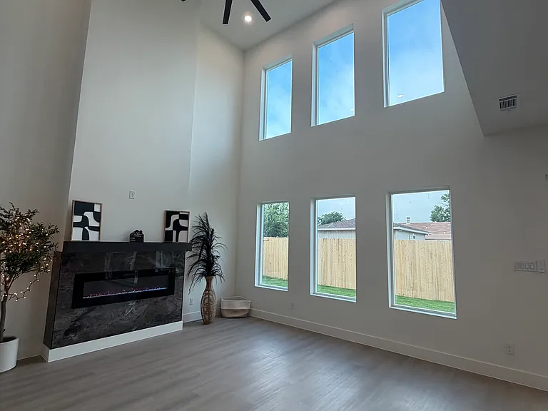 5200 Gibson Dr — Photo 6