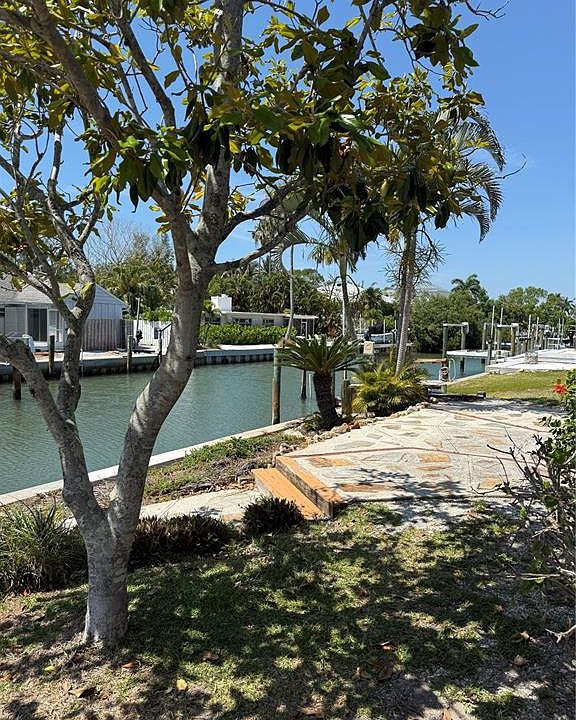1st image of 541 De Narvaez Dr