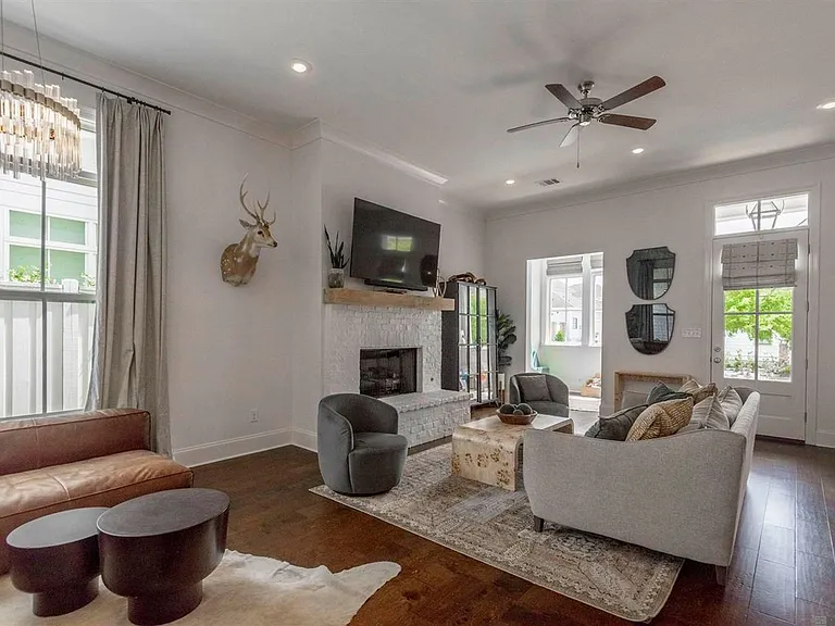 5139 Cheneau Ln — Photo 4