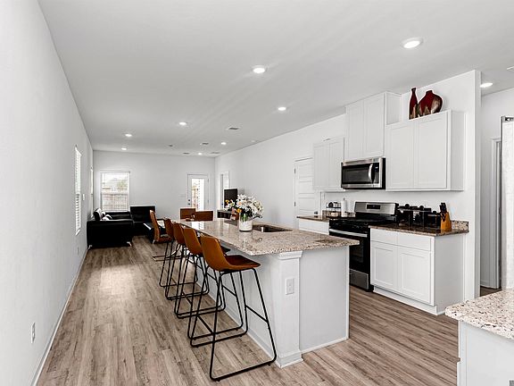 4th image of 8009 Derick Ave