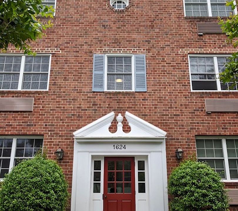 1st image of 1624 W Abingdon Dr APT 101