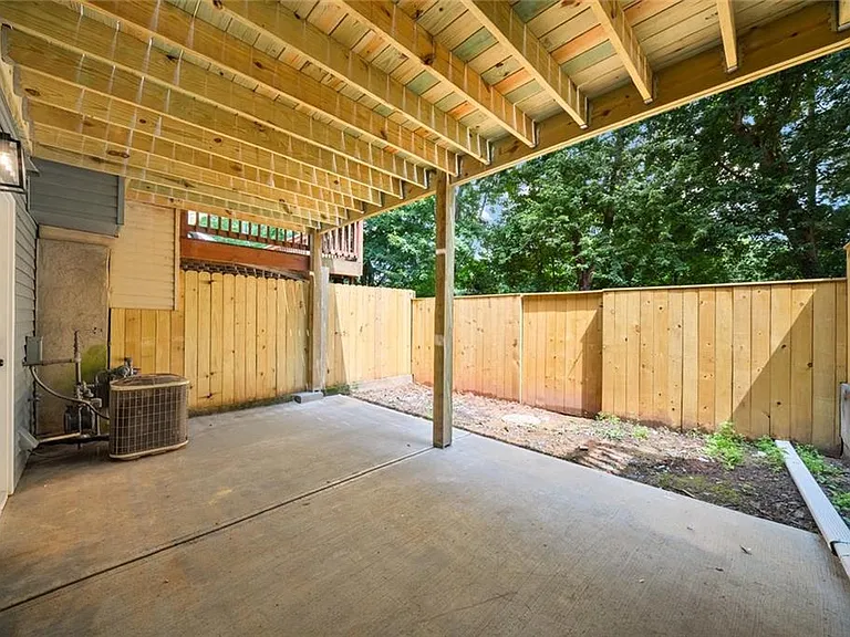 1105 Wedgewood Way — Photo 16