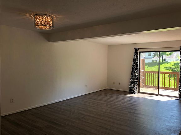5th image of 9352 Hunters Creek Dr