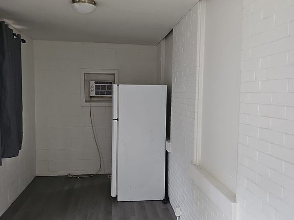 2nd image of 820 Maryland Ave #1C