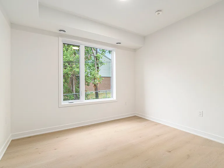 373 Iberville St #4 — Photo 10