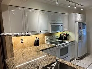 4000 Crystal Lake Dr #111 — Photo 6