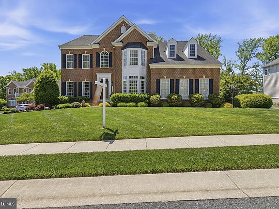 2nd image of 1124 Oak Tree Dr
