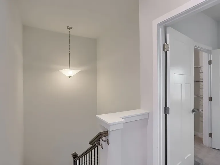 137 Moyer Hill Dr — Photo 2