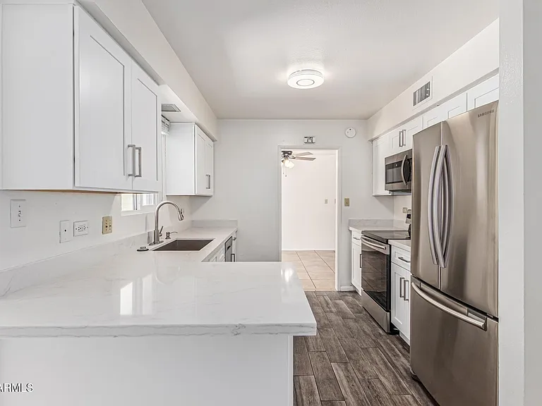 1213 E Riviera Dr — Photo 14