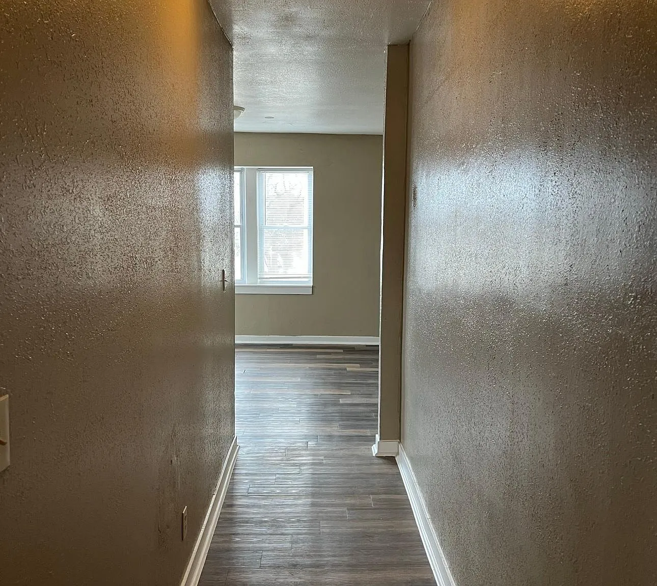 135 E Keefe Ave — Photo 3
