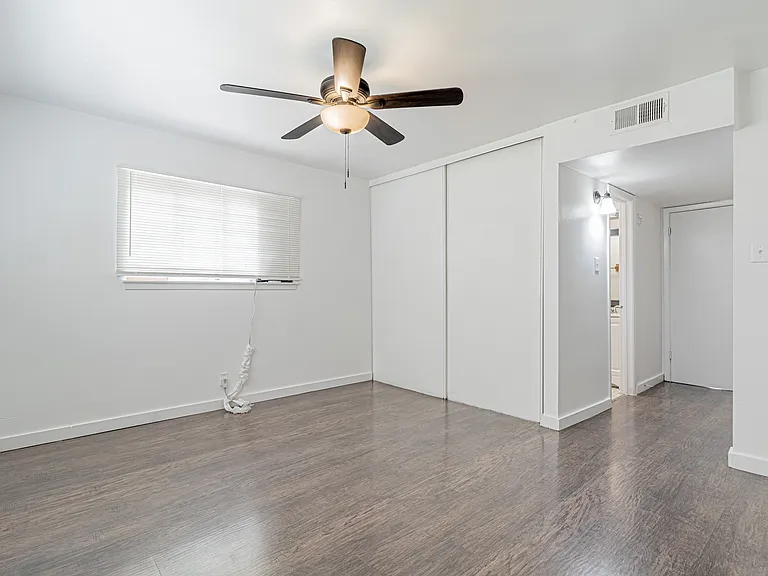 221 E Craig Pl #1 — Photo 12