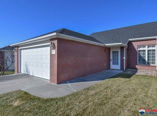 2864 Porter Ridge Rd, Lincoln, NE 68516